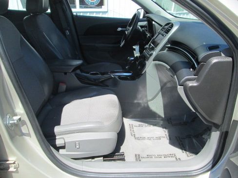 Used 2015 Chevrolet Malibu LT FWD image 12