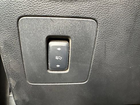 Used 2017 Ford F150 Platinum w/ Equipment Group 701A Luxury AWD/4WD image 23