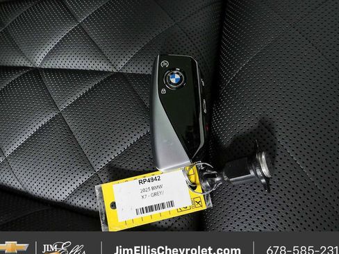 Used 2025 BMW X7 xDrive40i w/ M Sport Package AWD/4WD image 27
