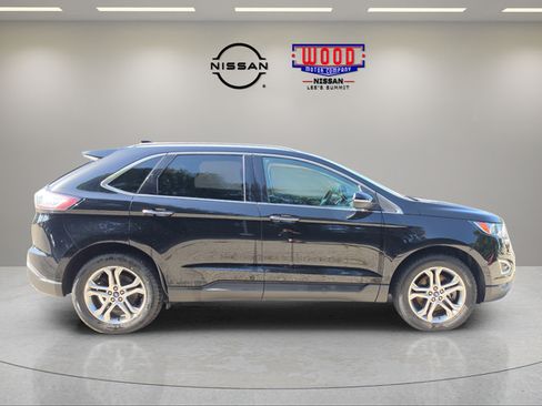 Used 2016 Ford Edge Titanium w/ Technology Package AWD/4WD image 2