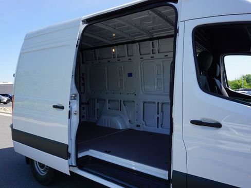 New 2025 Mercedes-Benz Sprinter 2500 image 17
