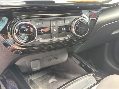 Used 2024 Chevrolet Trax ACTIV w/ Sunroof Package FWD image 25