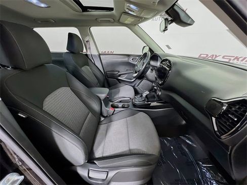 Used 2023 Kia Soul EX image 40