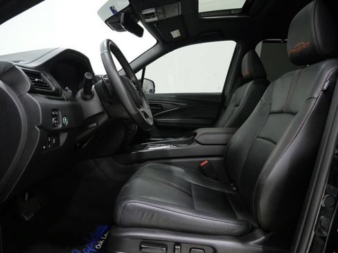 Used 2025 Honda Passport TrailSport image 13