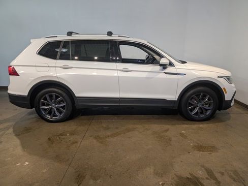 Used 2023 Volkswagen Tiguan SE image 6