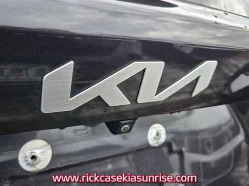 Used 2025 Kia Sorento S w/ Panoramic Sunroof Package image 8