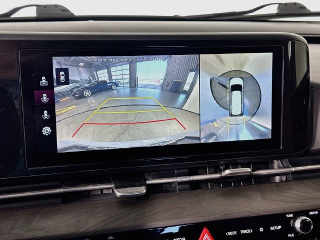 Used 2022 Kia Carnival SX FWD image 16