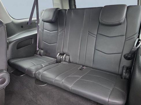 Used 2016 Cadillac Escalade ESV Luxury RWD image 23
