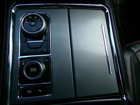 Used 2019 Ford Expedition Limited w/ Equipment Group 303A AWD/4WD image 21