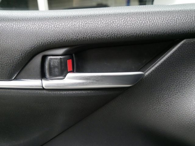 Used 2019 Toyota Camry LE FWD image 14
