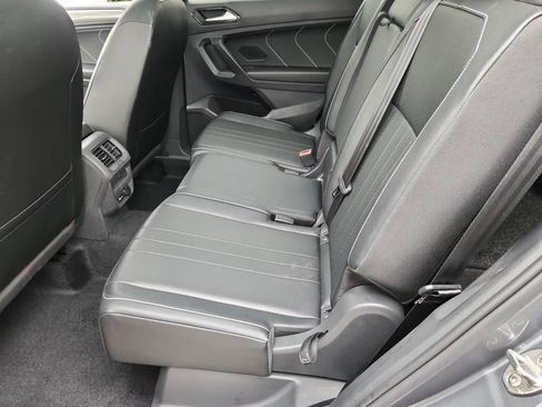Used 2022 Volkswagen Tiguan SE R-Line image 13