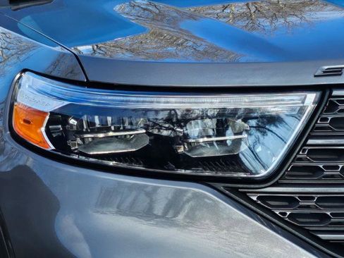 Used 2022 Ford Explorer XLT w/ Equipment Group 202A image 18