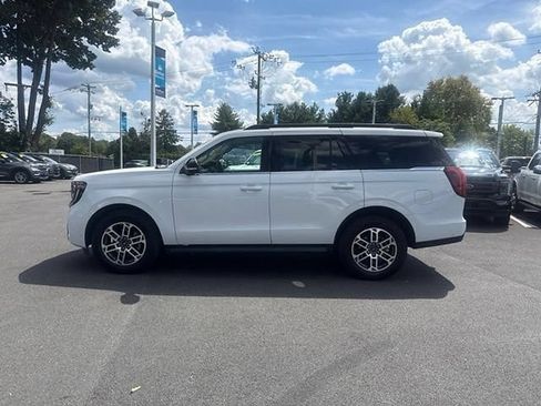 Used 2025 Ford Expedition Active AWD/4WD image 4