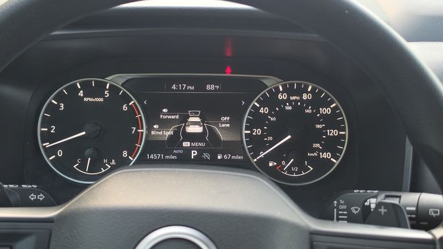 Used 2025 Nissan Rogue S AWD/4WD image 11