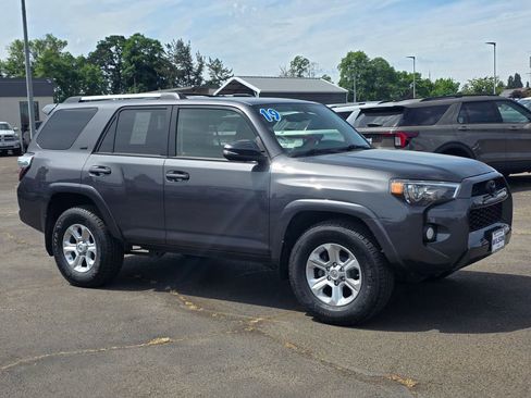 Used 2019 Toyota 4Runner SR5 Premium AWD/4WD image 3