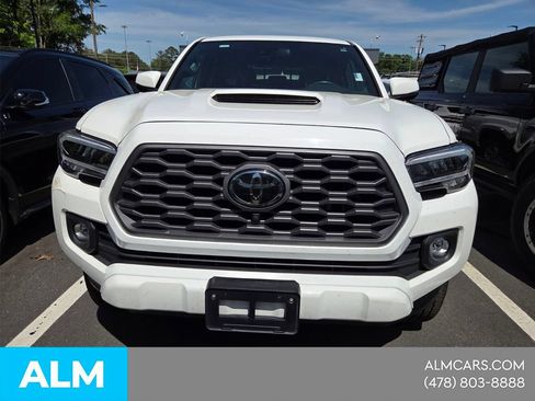 Used 2021 Toyota Tacoma TRD Sport w/ TRD Premium Sport Package AWD/4WD image 15