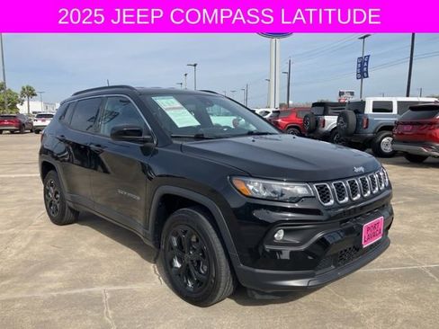 Used 2025 Jeep Compass Latitude w/ Convenience Group image 9