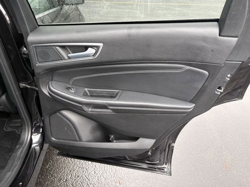 Used 2024 Ford Edge Titanium image 16