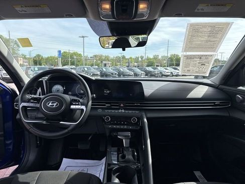 Used 2024 Hyundai Elantra SEL w/ Convenience Package FWD image 14