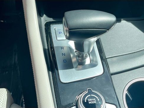 Used 2023 Genesis G70 2.0T AWD/4WD image 17