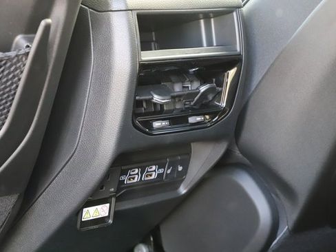 New 2025 Jeep Grand Cherokee Limited image 18