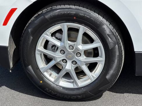 Used 2024 Chevrolet Equinox LT FWD image 45
