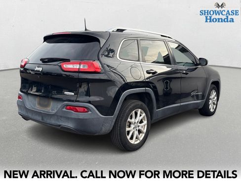 Used 2018 Jeep Cherokee Latitude image 5