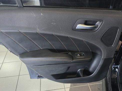 Used 2017 Dodge Charger R/T image 25