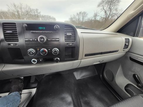 Used 2010 Chevrolet Silverado 1500 W/T image 17