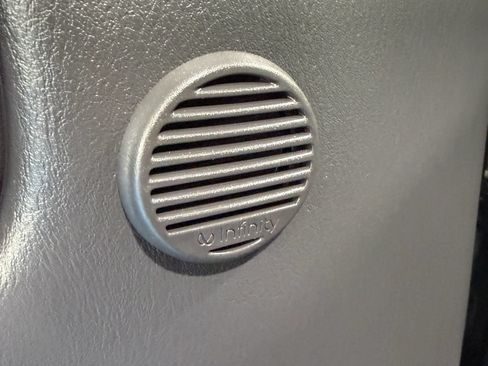 Used 2000 Dodge Durango 4WD image 46