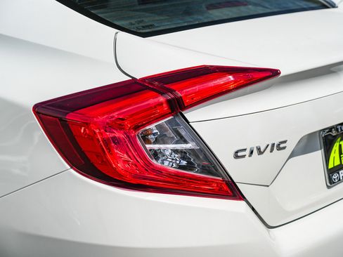Used 2017 Honda Civic EX image 9