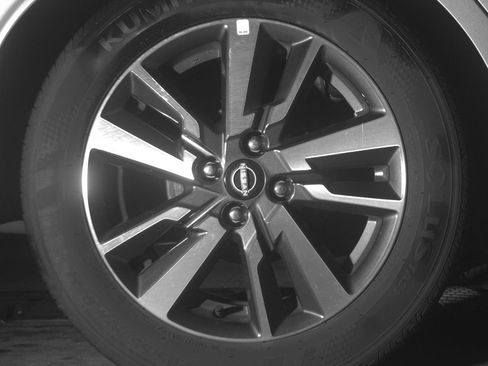 Used 2025 Nissan Versa SV image 15