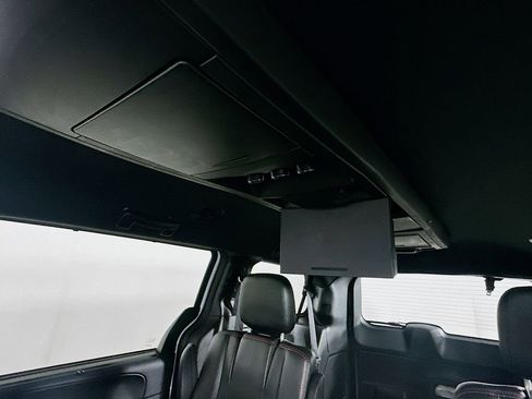 Used 2019 Dodge Grand Caravan GT image 21