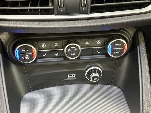 Used 2023 Alfa Romeo Stelvio Veloce image 15