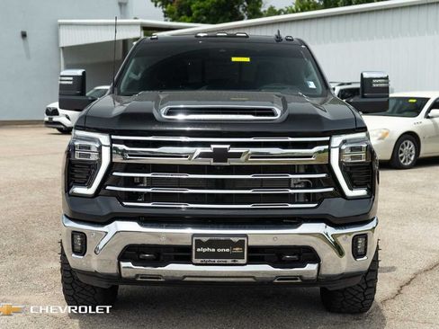 Used 2026 Chevrolet Silverado 3500 LTZ w/ LTZ Plus Package AWD/4WD image 3