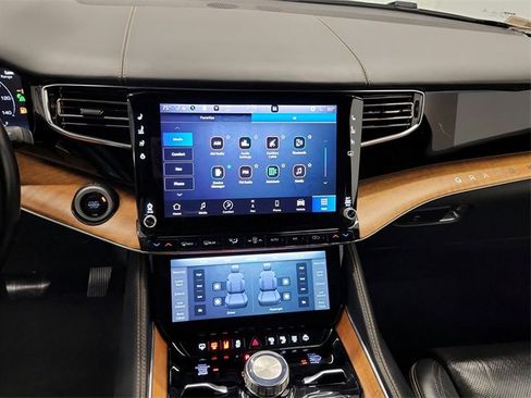 Used 2022 Jeep Grand Wagoneer Series III w/ Rear Seat Video Group 1 image 24