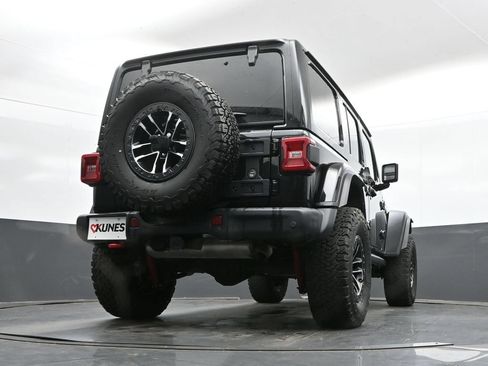 Used 2024 Jeep Wrangler Unlimited Rubicon AWD/4WD image 41