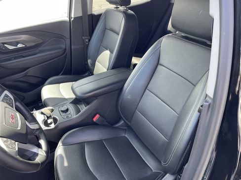 Used 2023 GMC Terrain SLT AWD/4WD image 3