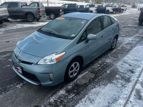Used 2015 Toyota Prius Four image 1
