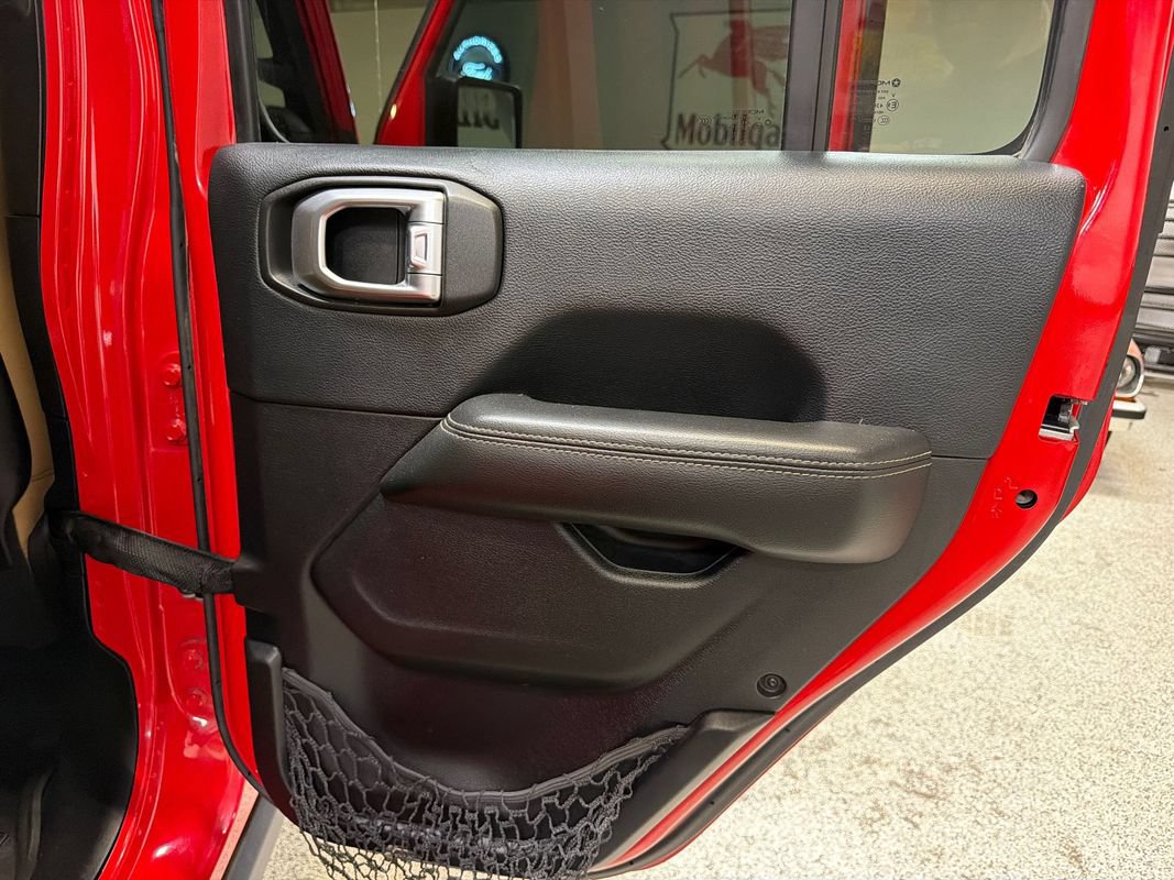 Used 2018 Jeep Wrangler Unlimited Rubicon AWD/4WD image 43