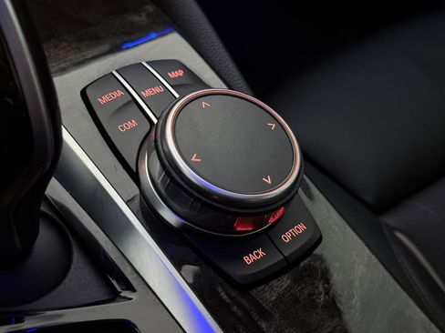 Used 2019 BMW 530i xDrive image 39