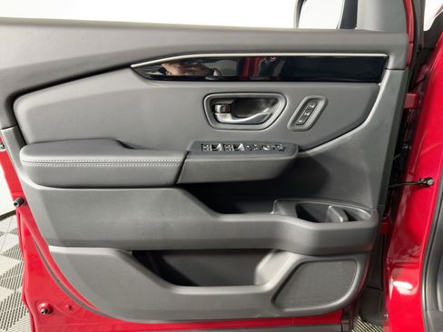 New 2025 Honda Pilot Touring image 19