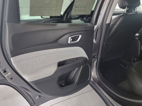 Used 2022 Jeep Compass Latitude image 25