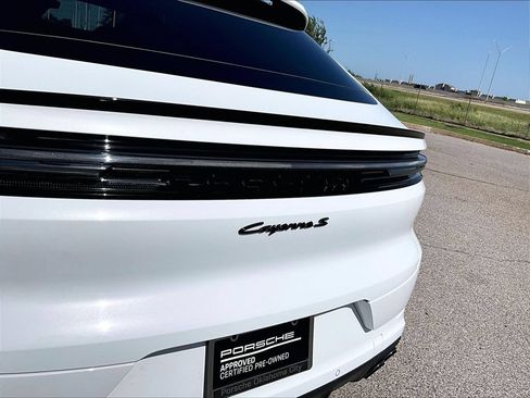 Certified 2025 Porsche Cayenne S AWD/4WD image 22