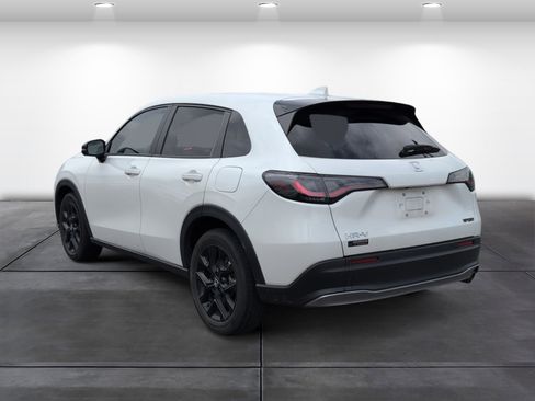Used 2024 Honda HR-V Sport image 3