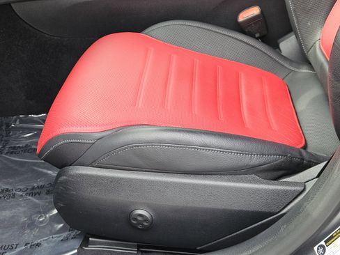 Used 2022 Mercedes-Benz C 300 Sedan image 24