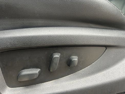 Used 2020 Chevrolet Tahoe LT image 13