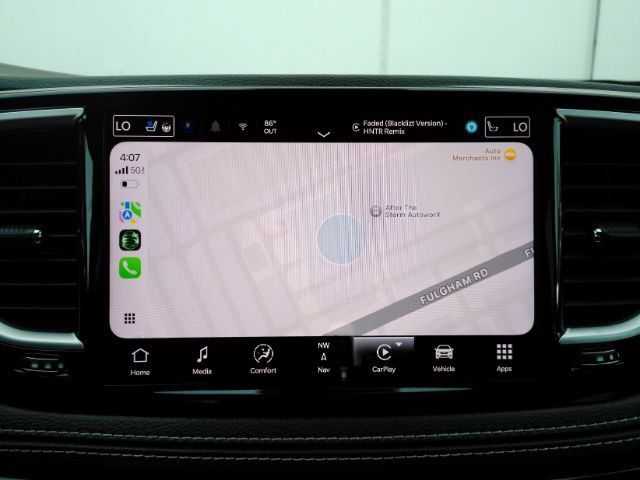 Used 2025 Chrysler Pacifica Limited FWD image 12