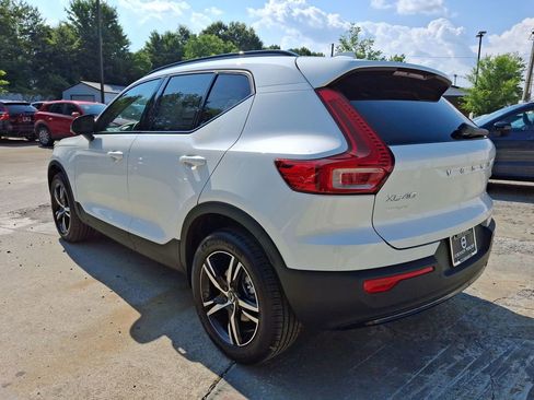 New 2026 Volvo XC40 B5 Core w/ Climate Package image 11