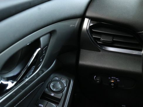 Used 2023 Chevrolet Traverse LT w/ LPO, Floor Liner Package image 15